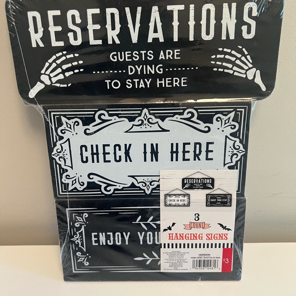 Halloween Hanging Signs Set